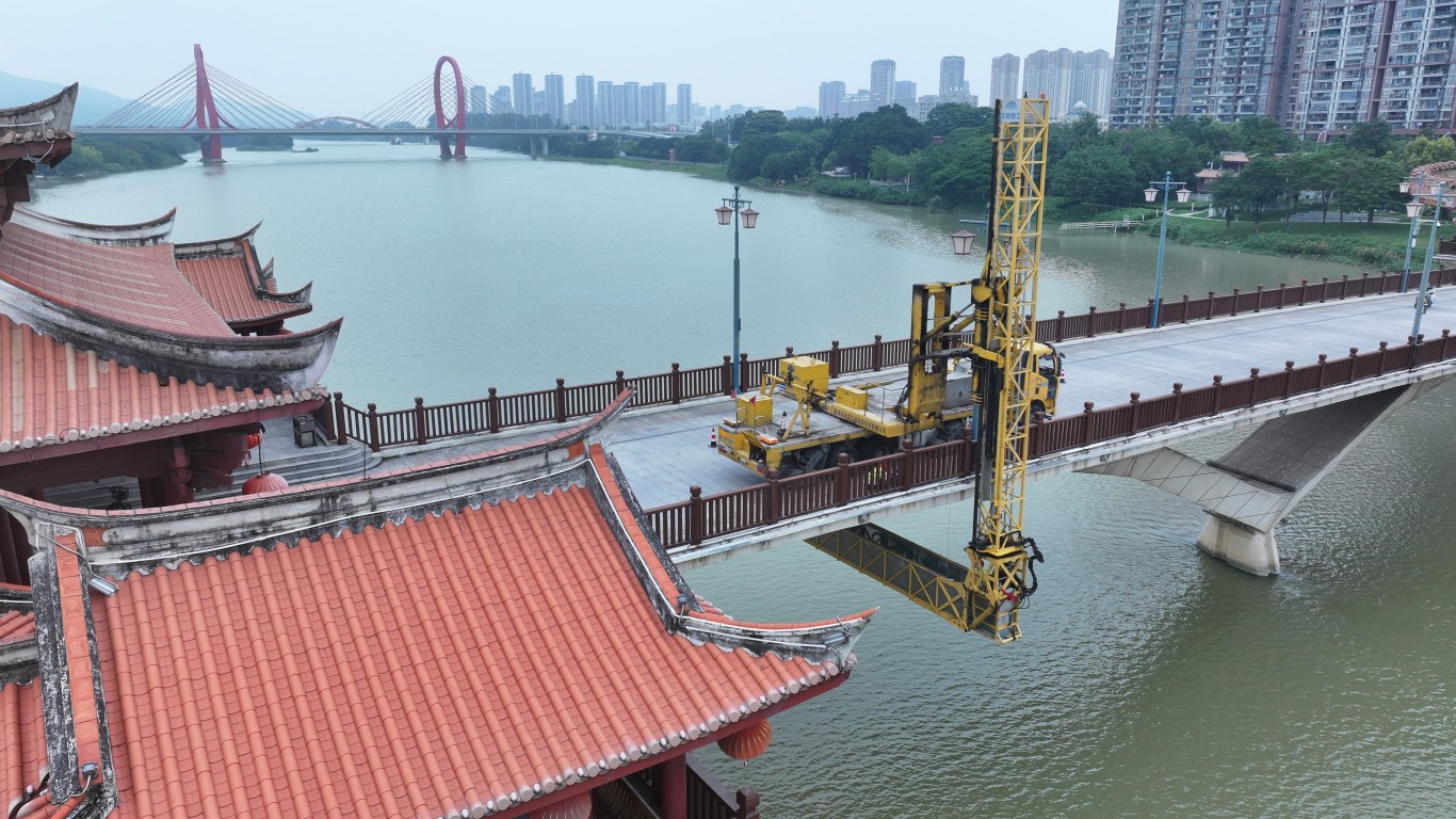 桥梁守护：以维护之力，筑民生通途